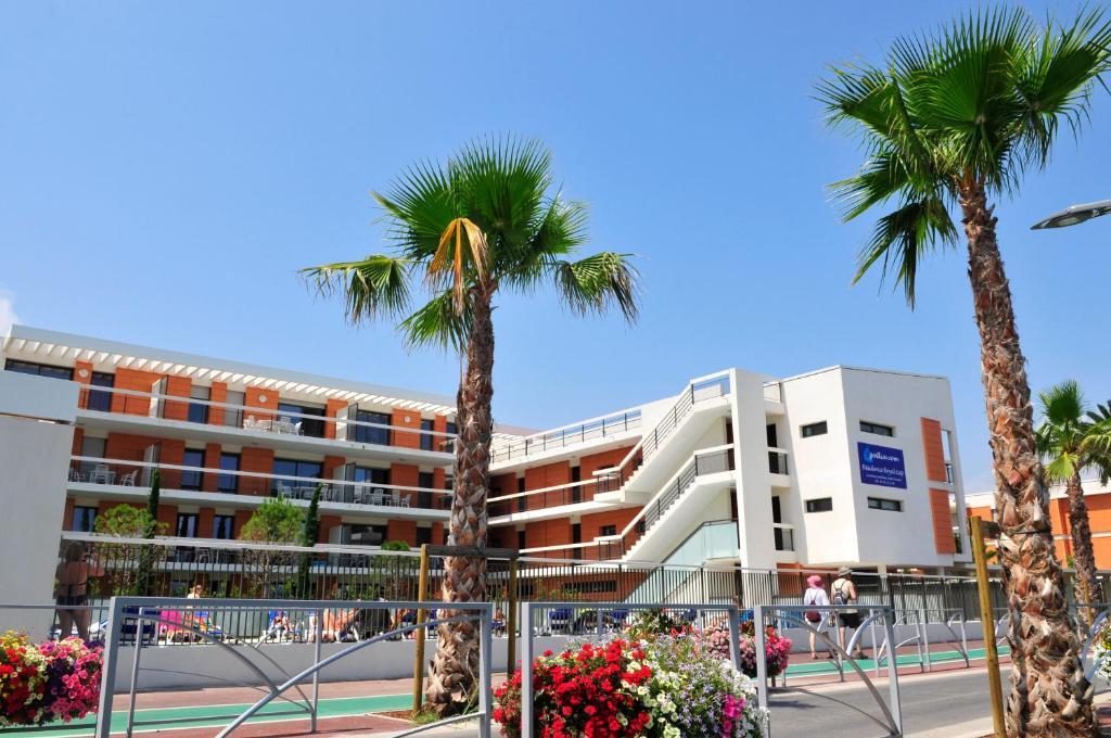 Residence Goelia Royal Cap Villeneuve-Loubet Bagian luar foto