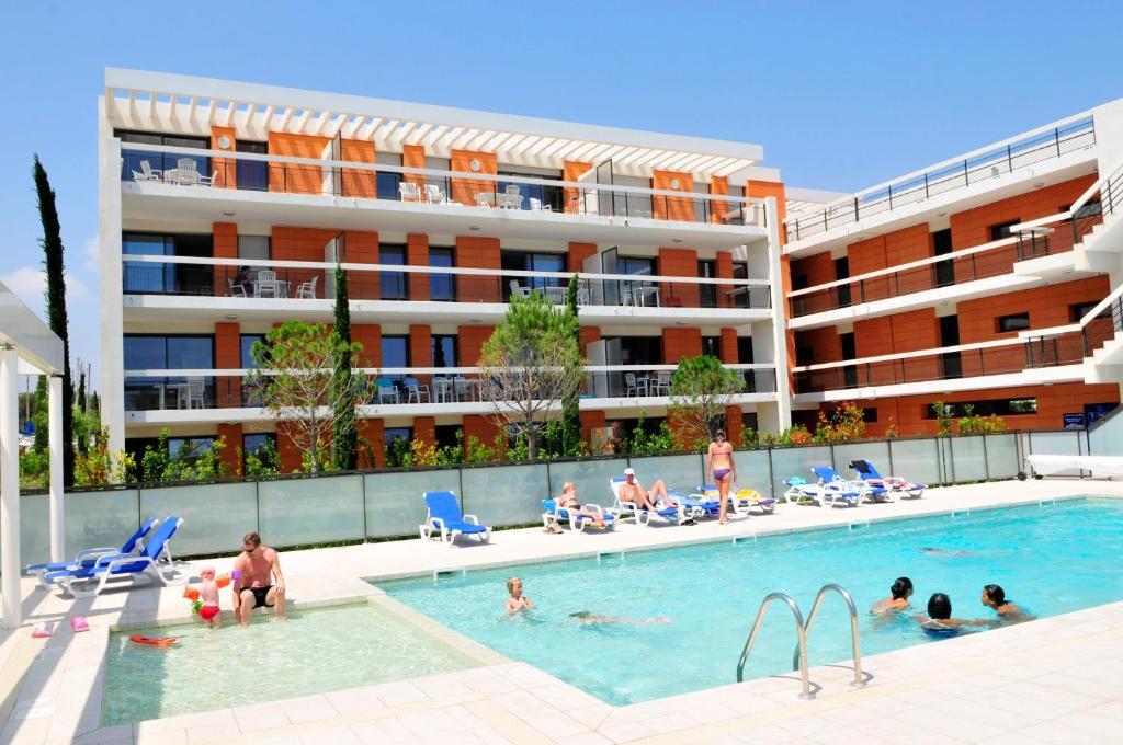 Residence Goelia Royal Cap Villeneuve-Loubet Bagian luar foto